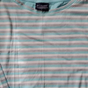 Columbia 3/4 sleeve shirt